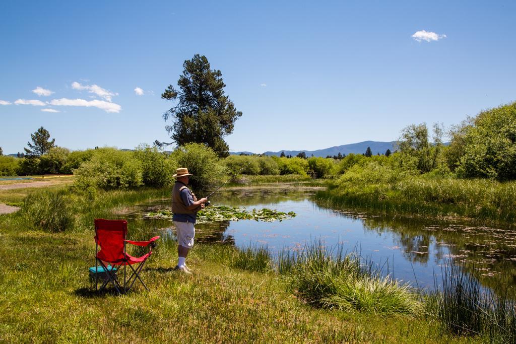Bend-Sunriver Camping Resort Wheelchair Accessible Yurt 13 Ngoại thất bức ảnh