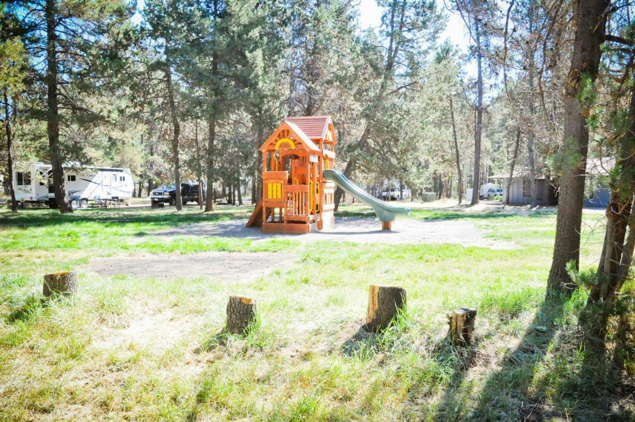 Bend-Sunriver Camping Resort Wheelchair Accessible Yurt 13 Ngoại thất bức ảnh