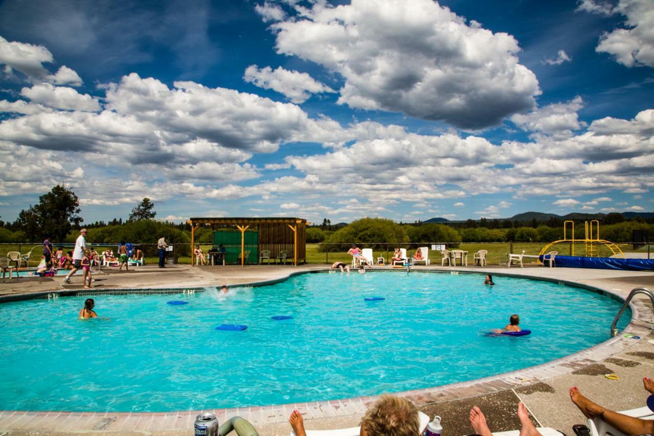Bend-Sunriver Camping Resort Wheelchair Accessible Yurt 13 Ngoại thất bức ảnh