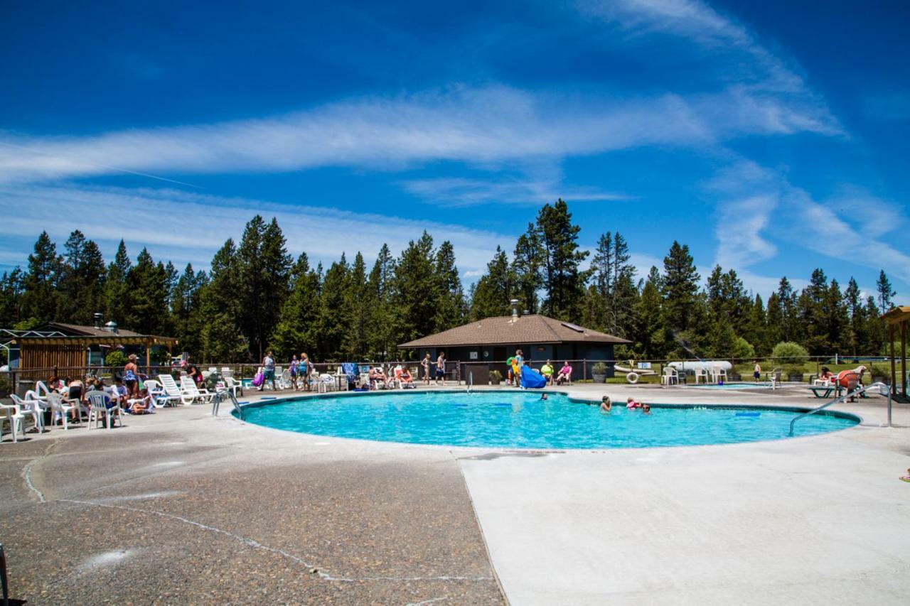 Bend-Sunriver Camping Resort Wheelchair Accessible Yurt 13 Ngoại thất bức ảnh